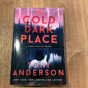 Book: A Cold Dark Place by Toni Anderson